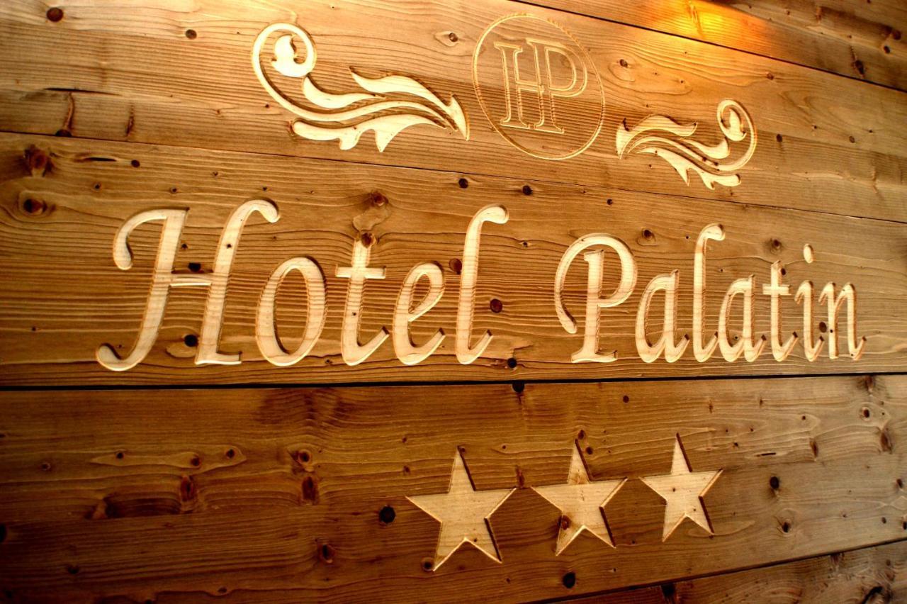Hotel Palatin オラフスキー・ポドザモク エクステリア 写真